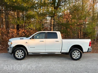 2022 Ram 2500 Laramie Crew Cab Medium Bed - miniatura 3
