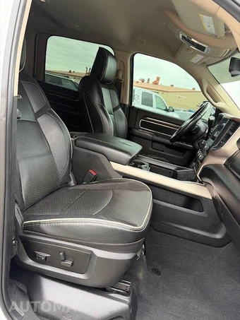 2022 Ram 2500 Laramie Crew Cab Medium Bed - miniatura 16