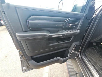 2022 Ram 2500 Limited Crew Cab Medium Bed – miniatura 9