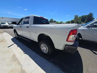 2022 Ram 2500 Tradesman Crew Cab Medium Bed - miniatura 2