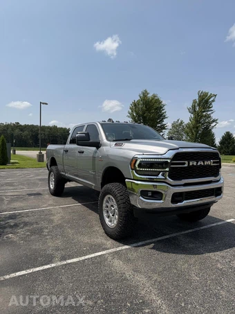 2022 Ram 2500 Tradesman Crew Cab Medium Bed - samochód z USA z aukcji Manheim, oferta Kup Teraz w AUTOMAX