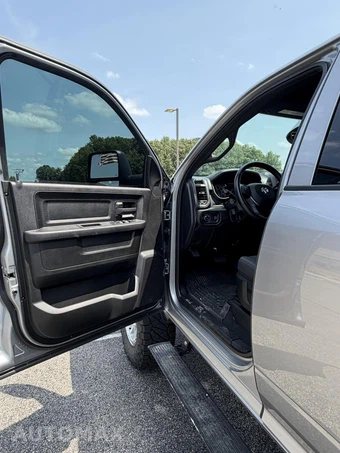 2022 Ram 2500 Tradesman Crew Cab Medium Bed - miniatura 17