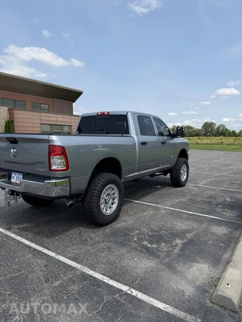 2022 Ram 2500 Tradesman Crew Cab Medium Bed - miniatura 4