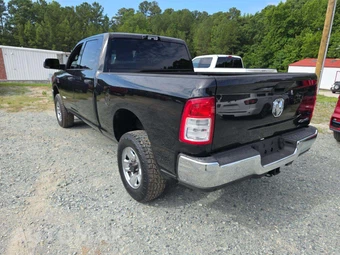 2022 Ram 2500 Tradesman Crew Cab Medium Bed - miniatura 2
