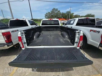 2022 Ram 3500 Big Horn Crew Cab Long Bed - miniatura 14