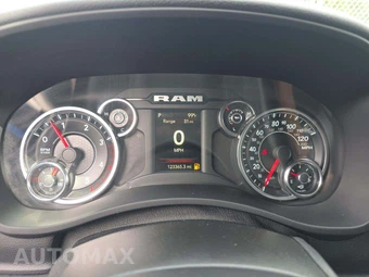 2022 Ram 3500 Big Horn Crew Cab Long Bed - miniatura 9