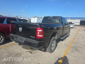 2022 Ram 3500 Big Horn Crew Cab Long Bed - miniatura 4