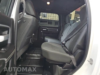 2022 Ram 3500 Big Horn Crew Cab Long Bed - miniatura 13