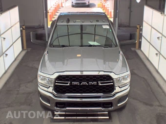 2022 Ram 3500 Big Horn Crew Cab Long Bed - miniatura 2