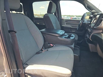 2022 Ram 3500 Big Horn Crew Cab Long Bed - miniatura 8