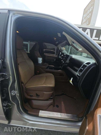 2022 Ram 3500 Big Horn Extended Crew Cab Medium Bed DRW – miniatura 18