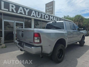 2022 Ram 3500 Big Horn Extended Crew Cab Medium Bed DRW – miniatura 3