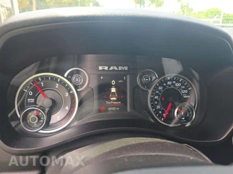 2022 Ram 3500 Big Horn Extended Crew Cab Medium Bed DRW – miniatura 9