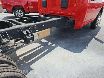 2022 Ram 3500 Cab Chassis SLT Regular Cab DRW - miniatura 14