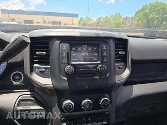 2022 Ram 3500 Cab Chassis Tradesman Crew Cab DRW - miniatura 10