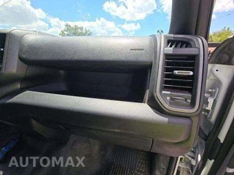 2022 Ram 3500 Cab Chassis Tradesman Crew Cab DRW - miniatura 18