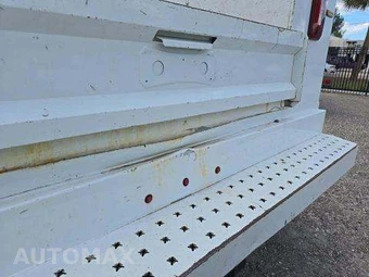 2022 Ram 3500 Cab Chassis Tradesman Crew Cab DRW - miniatura 28