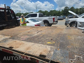 2022 Ram 3500 Cab Chassis Tradesman Crew Cab DRW - miniatura 16