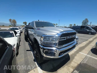 2022 Ram 3500 Cab Chassis Tradesman Crew Cab DRW – miniatura 3