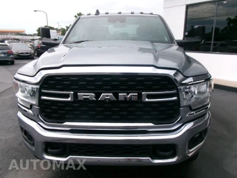 2022 Ram 3500 Cab Chassis Tradesman Crew Cab DRW - miniatura 2