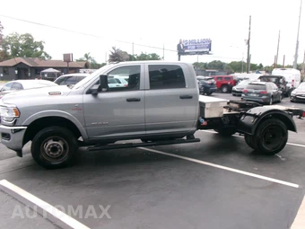 2022 Ram 3500 Cab Chassis Tradesman Crew Cab DRW - miniatura 4