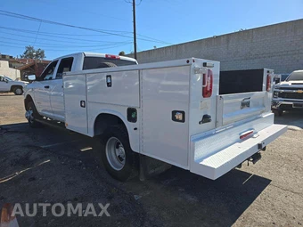 2022 Ram 3500 Cab Chassis Tradesman Crew Cab DRW – miniatura 2