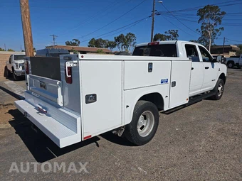 2022 Ram 3500 Cab Chassis Tradesman Crew Cab DRW – miniatura 3