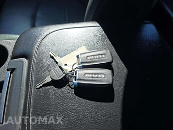 2022 Ram 3500 Cab Chassis Tradesman Crew Cab DRW – miniatura 8