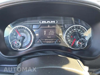 2022 Ram 3500 Cab Chassis Tradesman Crew Cab DRW – miniatura 9