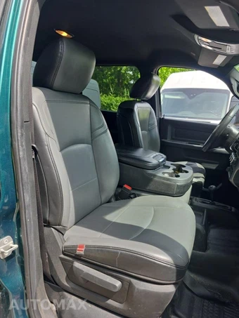 2022 Ram 3500 Cab Chassis Tradesman Crew Cab DRW - miniatura 28