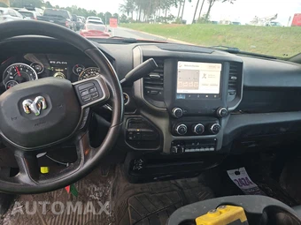 2022 Ram 3500 Cab Chassis Tradesman Regular Cab DRW - miniatura 17