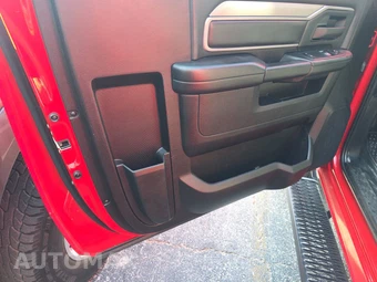 2022 Ram 3500 Cab Chassis Tradesman Regular Cab DRW - miniatura 15