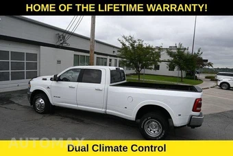 2022 Ram 3500 Laramie Crew Cab Long Bed DRW - miniatura 10