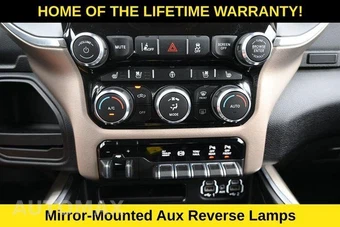 2022 Ram 3500 Laramie Crew Cab Long Bed DRW - miniatura 48