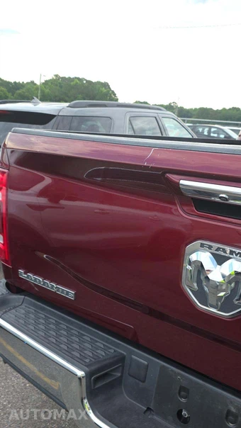 2022 Ram 3500 Laramie Crew Cab Long Bed DRW - miniatura 19