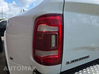 2022 Ram 3500 Laramie Crew Cab Long Bed DRW - miniatura 22