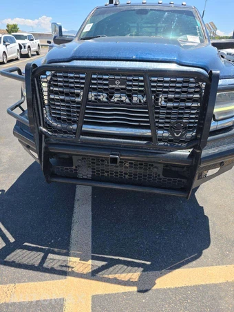 2022 Ram 3500 Laramie Crew Cab Medium Bed – miniatura 19