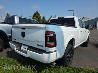 2022 Ram 3500 Laramie Crew Cab Medium Bed - miniatura 3
