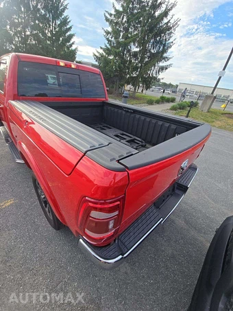 2022 Ram 3500 Laramie Crew Cab Medium Bed – miniatura 14