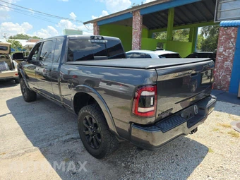 2022 Ram 3500 Laramie Extended Crew Cab Medium Bed - miniatura 2