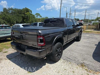 2022 Ram 3500 Laramie Extended Crew Cab Medium Bed - miniatura 3