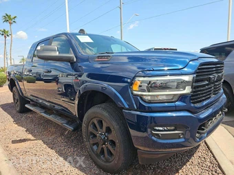 2022 Ram 3500 Laramie Extended Crew Cab Medium Bed – miniatura 4