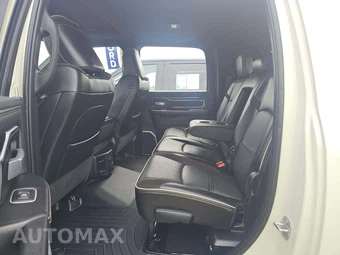 2022 Ram 3500 Laramie Extended Crew Cab Medium Bed DRW – miniatura 13