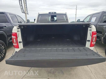 2022 Ram 3500 Laramie Extended Crew Cab Medium Bed DRW – miniatura 14
