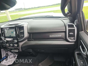 2022 Ram 3500 Laramie Extended Crew Cab Medium Bed DRW – miniatura 19