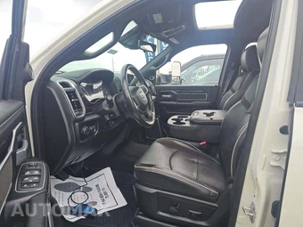 2022 Ram 3500 Laramie Extended Crew Cab Medium Bed DRW – miniatura 6