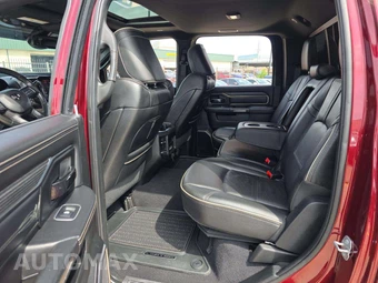 2022 Ram 3500 Limited Crew Cab Long Bed DRW – miniatura 13