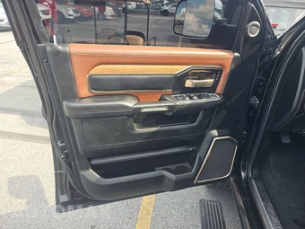 2022 Ram 3500 Limited Longhorn Extended Crew Cab Medium Bed – miniatura 9