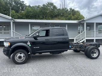 2022 Ram 4500 Cab Chassis Tradesman Crew Cab DRW - miniatura 2