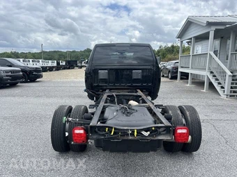 2022 Ram 4500 Cab Chassis Tradesman Crew Cab DRW - miniatura 5